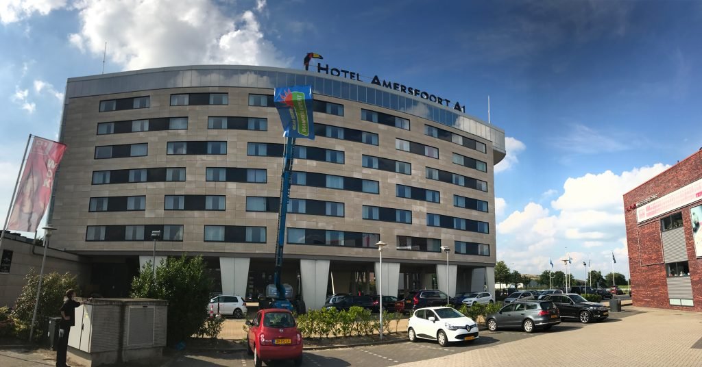 Zonwerende raamfolie Van der Valk Hotel – Amersfoort